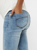 mamalicious, slim Jeans, light wash, 26-32, 32er + 34er Länge, € 54,95